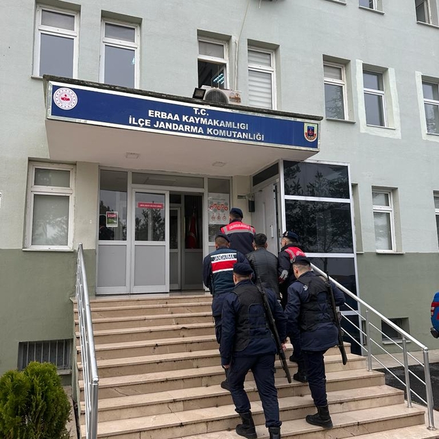 7 ilde 15 ayrı suç işleyen 33 yıl hapisle aranan hükümlü yakalandı