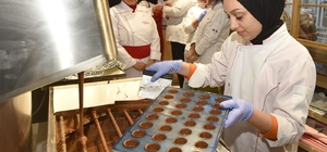 Trabzon'da öğrenciler çikolatanın yapımını öğreniyor