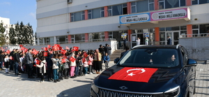 Mardin'de Türkiye'nin yerli otomobili Togg öğrencilere tanıtıldı