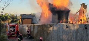 Sakarya'da bungalov alev alev yandı