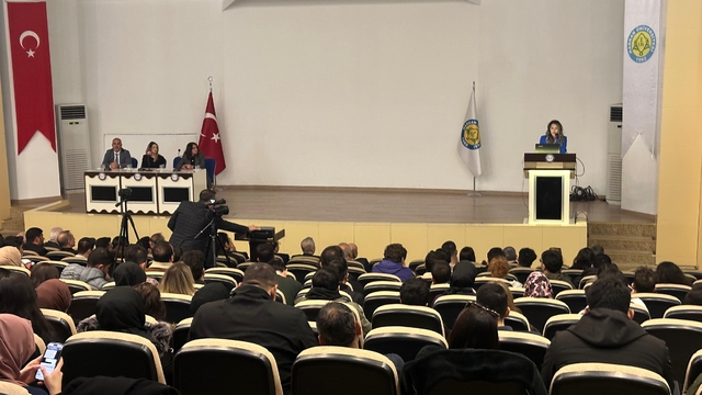 Harran Üniversitesi'nde bağımlılıkla mücadele paneli düzenlendi