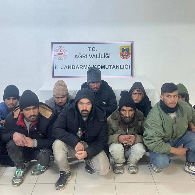 Ağrı'da 117 düzensiz göçmen yakalandı