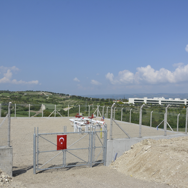 Demirci'de evlere doğal gaz verilmeye başlandı