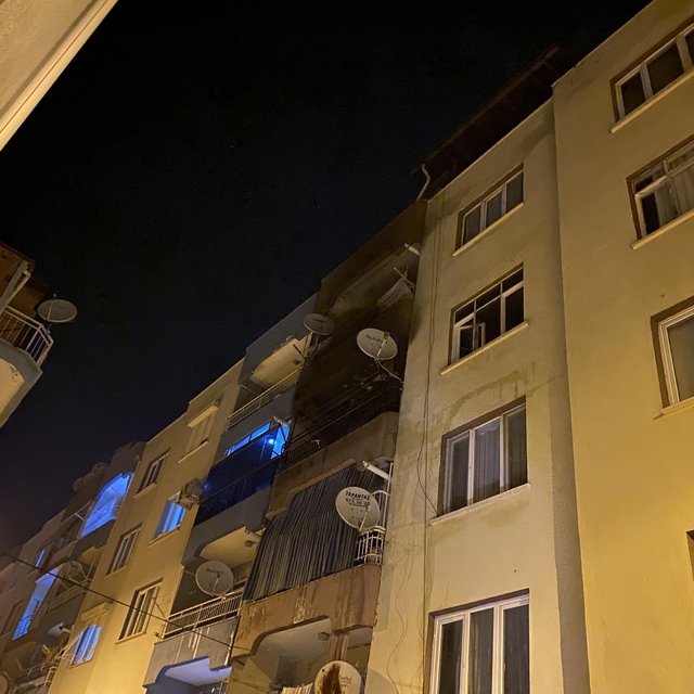 Sigaranın evde çıkardığı yangın korkuttu