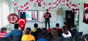 Edirne'de jandarma bilgilendirme faaliyetlerini sürdürüyor