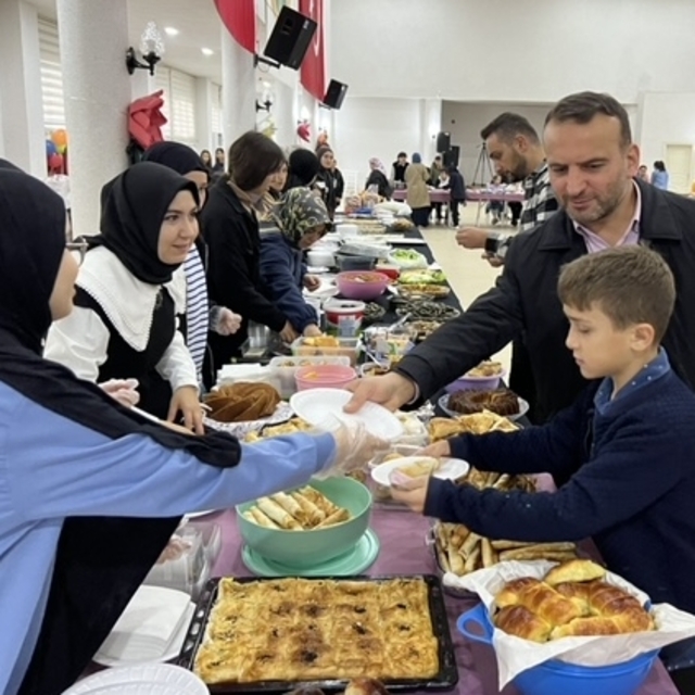 Güce'de Filistin yararına kermes düzenlendi