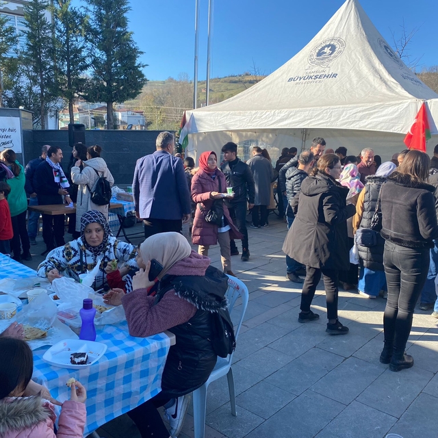 Samsun'un Alaçam ilçesinde Filistin'e yardım için kermes düzenlendi