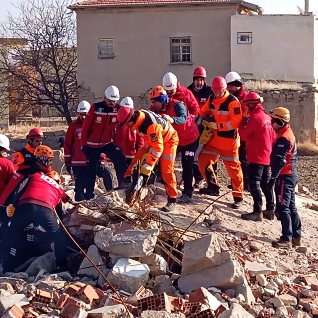 Niğde'de deprem tatbikatı yapıldı