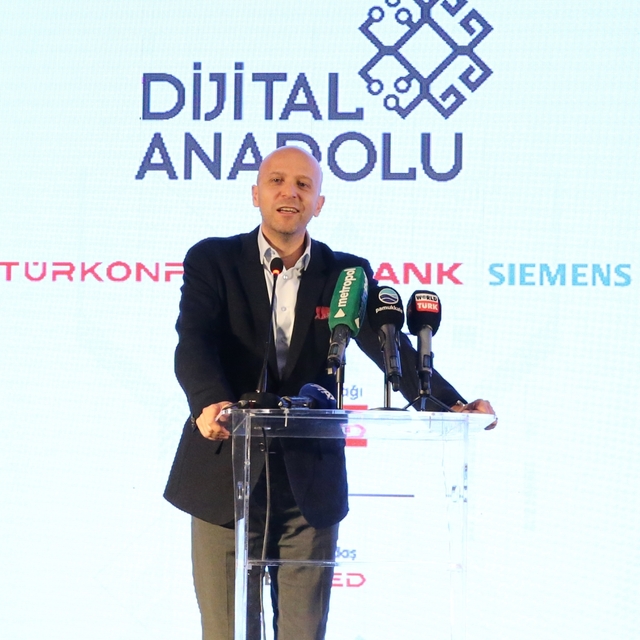 Denizli'de KOBİ temsilcileriyle dijital dönüşüm buluşması