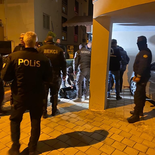 Evinin önünde uğradığı silahlı saldırıda hayatını kaybetti