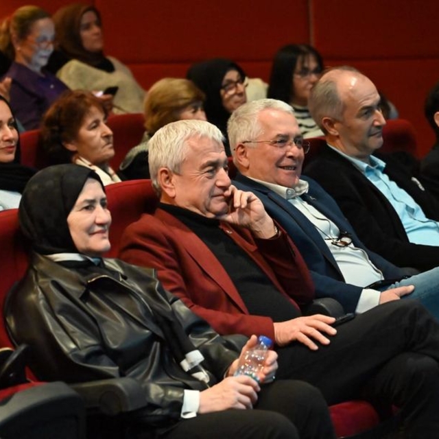 Finike Belediyesi Türk Müziği Topluluğu konser verdi