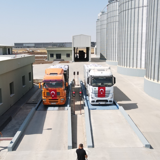 Diyarbakır'da 80 bin metrekare alana kurulu yem fabrikası üretime başladı