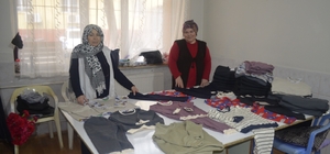 Boğazlıyan Halk Eğitim Merkezinde Filistin halkı için eşofman ve zıbın üret...