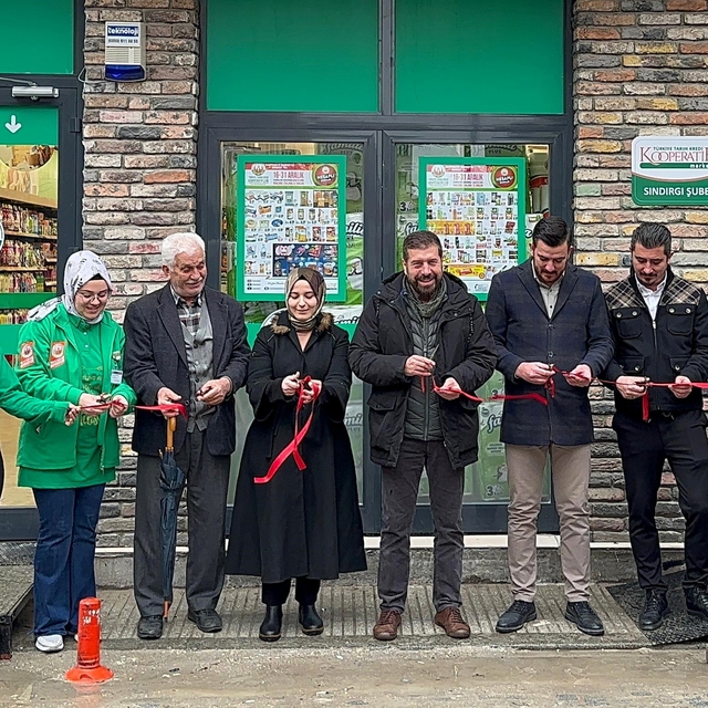 Sındırgı'da Tarım Kredi Kooperatif Market açıldı