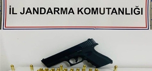 Saraydüzü'nde üzerinde ruhsatsız tabanca bulunan zanlı gözaltına alındı