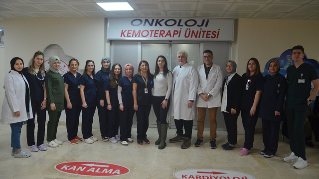 Kütahya'da kanser hastaları zorlu tedavi süreçlerinde yorgunluklarını yoga ile atıyor