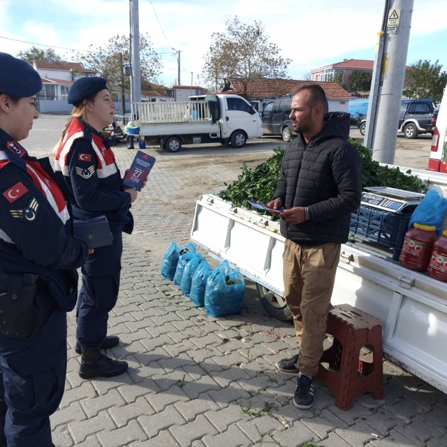 Edirne'de jandarma ekipleri KADES uygulamasını tanıtıyor