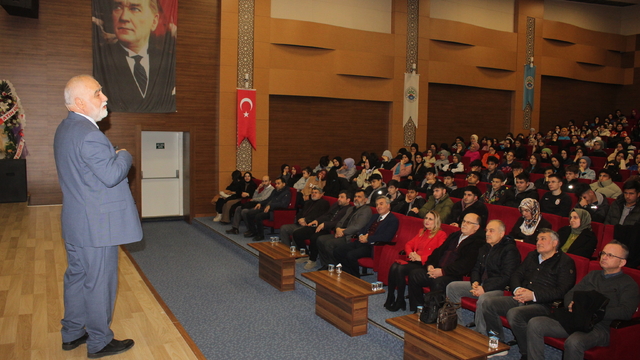 Suluova'da "Canlılarda Yaşam İçgüdüsü" konulu konferans düzenlendi