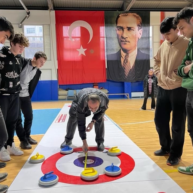 Alaçam ilçesinde floor curling turnuvası düzenlendi