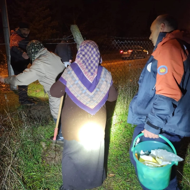 Yalova'da ormanda mantar toplarken kaybolan 3 kişi bulundu