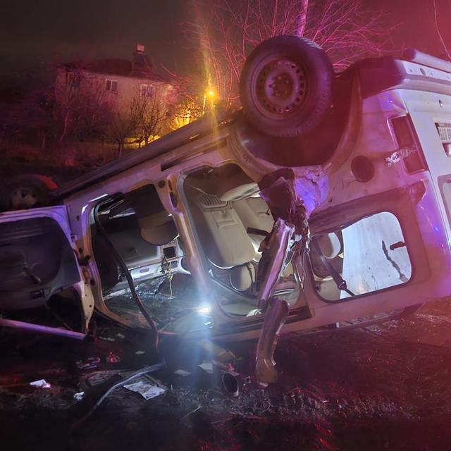 Sürücüsü alkollü araç takla attı; 2 yaralı