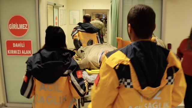 Adıyaman'da jandarma aracının devrilmesi sonucu 3 kişi yaralandı