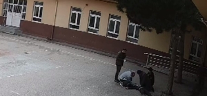 Öğretmen, kalp masajıyla öğrencisini hayata döndürdü