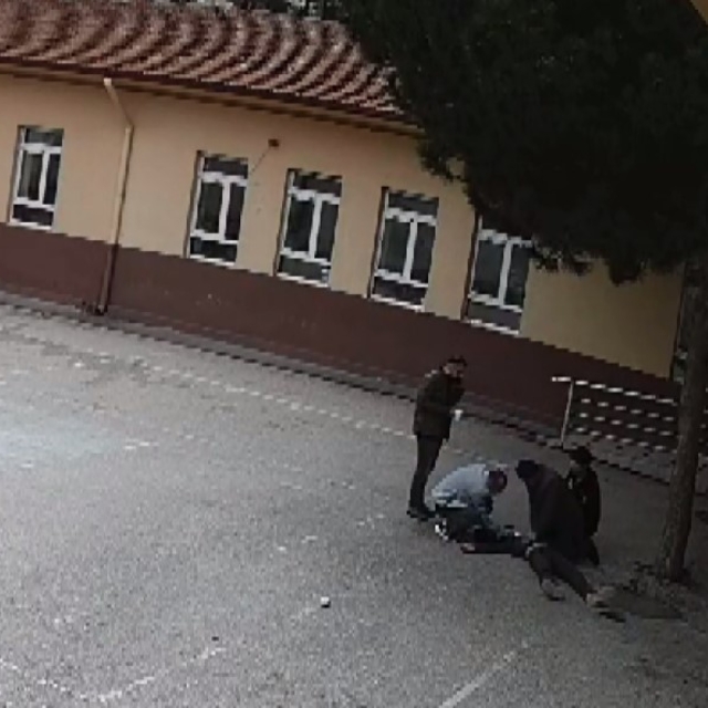 Öğretmen, kalp masajıyla öğrencisini hayata döndürdü