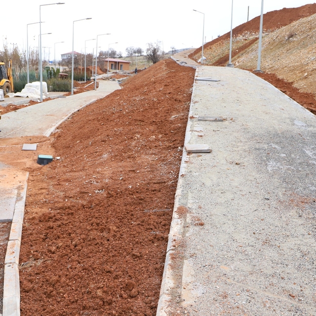 Diyarbakır Büyükşehir Belediyesi, Çüngüş Millet Bahçesi'nde çalışmaları sür...
