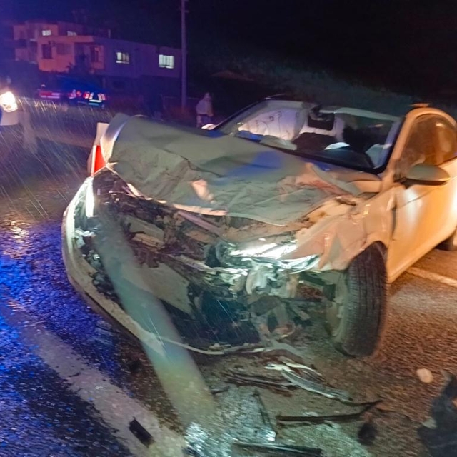 Mersin'de trafik kazasında 2 kişi ağır yaralandı