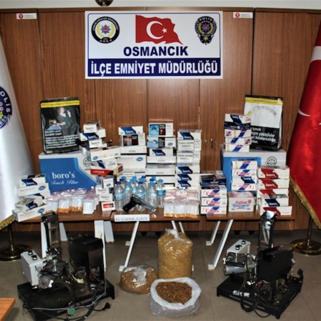 Çorum'da tütün kaçakçılığı yaptıkları iddiasıyla 8 kişi yakalandı