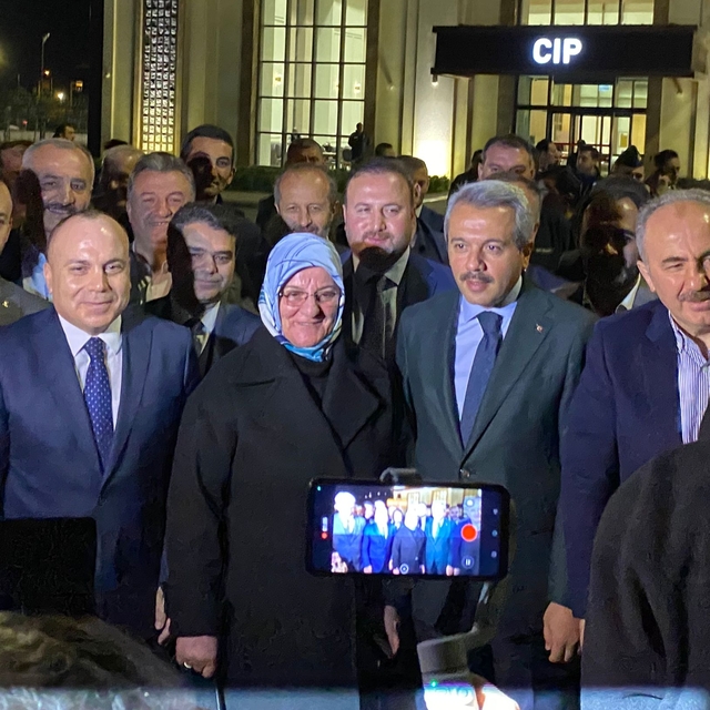 Rize- Artvin Havalimanı'nda 1 milyonuncu yolcu törenle karşılandı