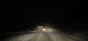 Sivas'ta Geminbeli Geçidi'nde kar yağışı etkili oluyor