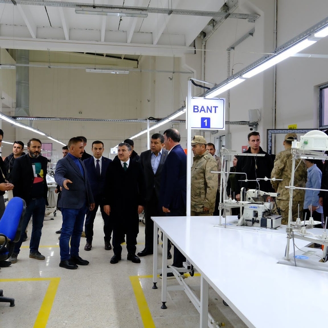 Şırnak Valisi Atay, Silopi'de tekstil kentte incelemede bulundu
