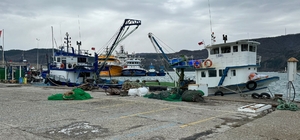 Amasra'da fırtına; balıkçı tekneleri ile destek gemileri limana çekildi