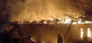 Burdur'da caminin malzeme deposunda çıkan yangın söndürüldü