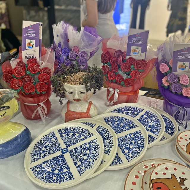 Mersin'de AMATEM'de tedavi gören hastaların hazırladığı ürünler sergilendi