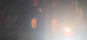 Çorum´da 3 katlı ahşap ev yandı: 1 ölü