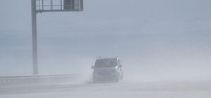Ardahan ve Kars'ta kar ve tipi ulaşımı aksatıyor