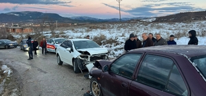 Sinop’ta iki otomobilin çarpıştığı kazada 9 kişi yaralandı
