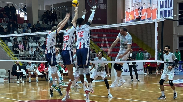 Voleybol: AXA Sigorta Efeler Ligi