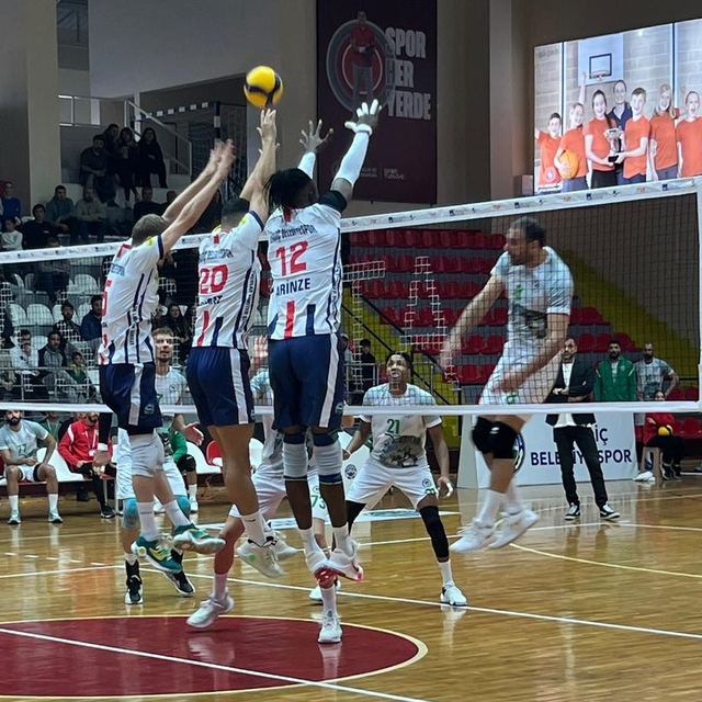 Voleybol: AXA Sigorta Efeler Ligi
