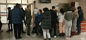 Kars'ta gıda zehirlenmesi şüphesiyle 80 öğrenci hastaneye başvurdu