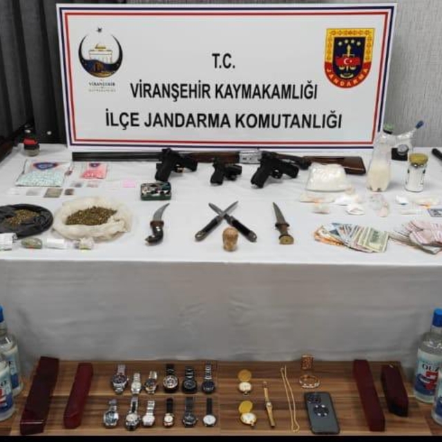 Şanlıurfa'da eğlence yerine uyuşturucu operasyonunda 8 şüpheli yakalandı
