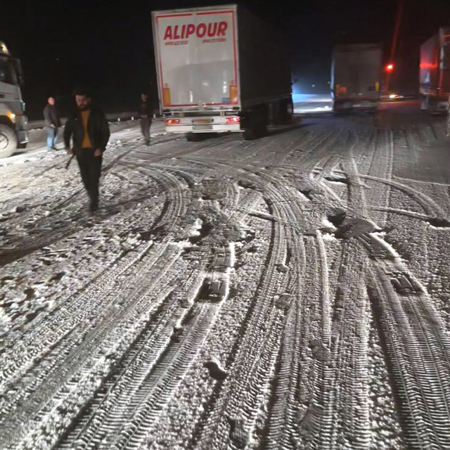 Van'da 451 yerleşim yerinin yolu kardan kapandı (2)