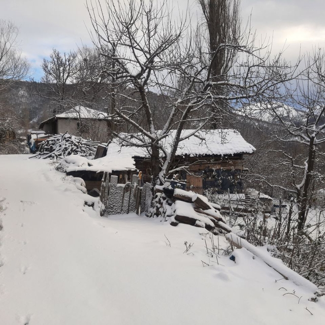 Suluova'nın yüksek kesimlerinde kar yağışı etkili oldu