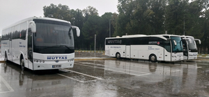 Muğla'da otobüs şoförünün seyir halinde mesajlaşması yolcu tarafından görün...