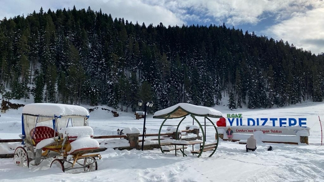 Yıldıztepe Kayak Merkezi'nde kar kalınlığı 45 santimetreye ulaştı