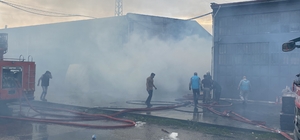 Samsun'da lastik kaplama dükkanında yangın