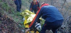 İzmir'de ormanda mahsur kalan kadın helikopterle kurtarıldı